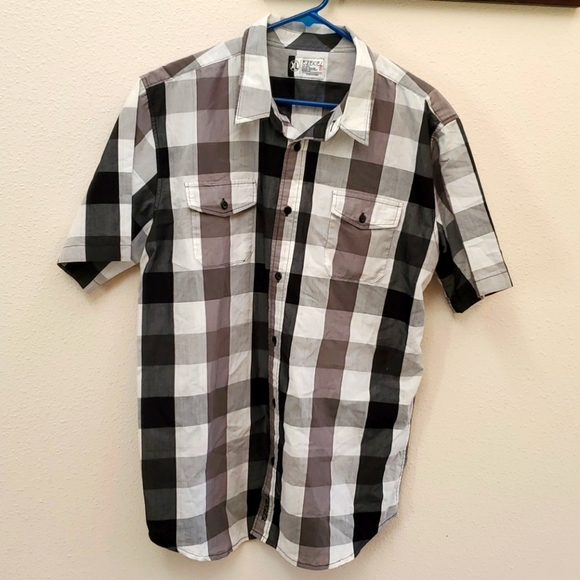Ezekiel Other - Like new Ezekiel button up collar shirt